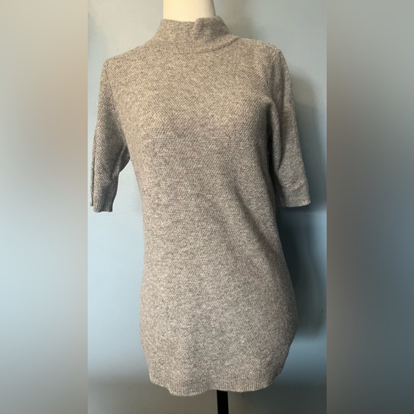 Adrienne Vittadini Cashmere Gray Sweater In Gray w/ Zippered Back! - Picture 2 of 6